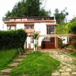 BEAUTIFUL COUNTRY HOUSE NEAR BOGOTA, COLOMBIA 2004